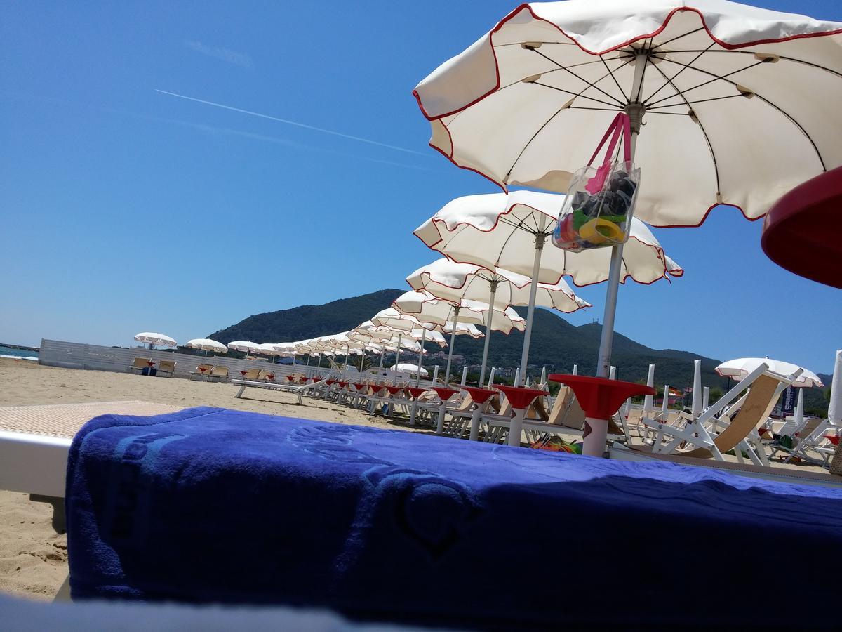 Hotel Le Pleiadi San Felice Circeo Exterior photo