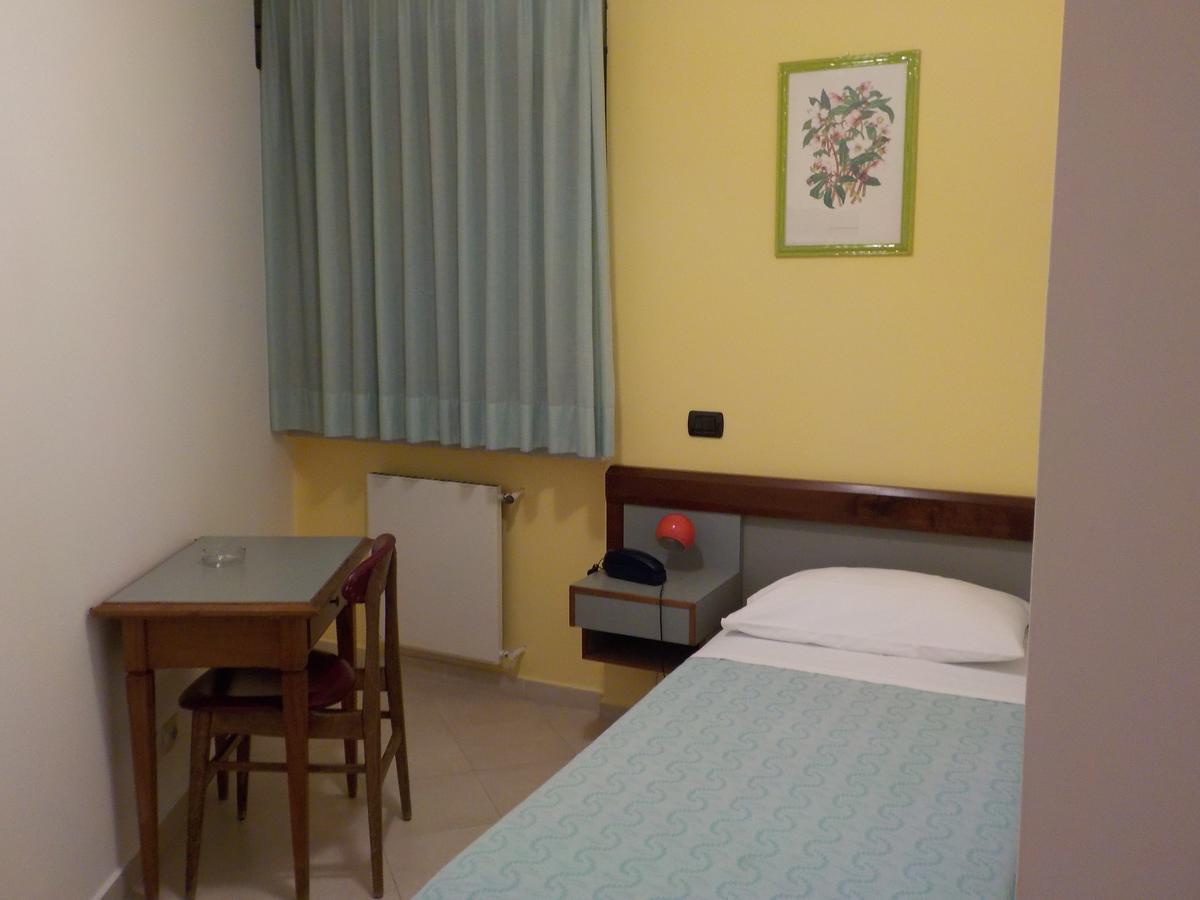 Hotel Le Pleiadi San Felice Circeo Exterior photo
