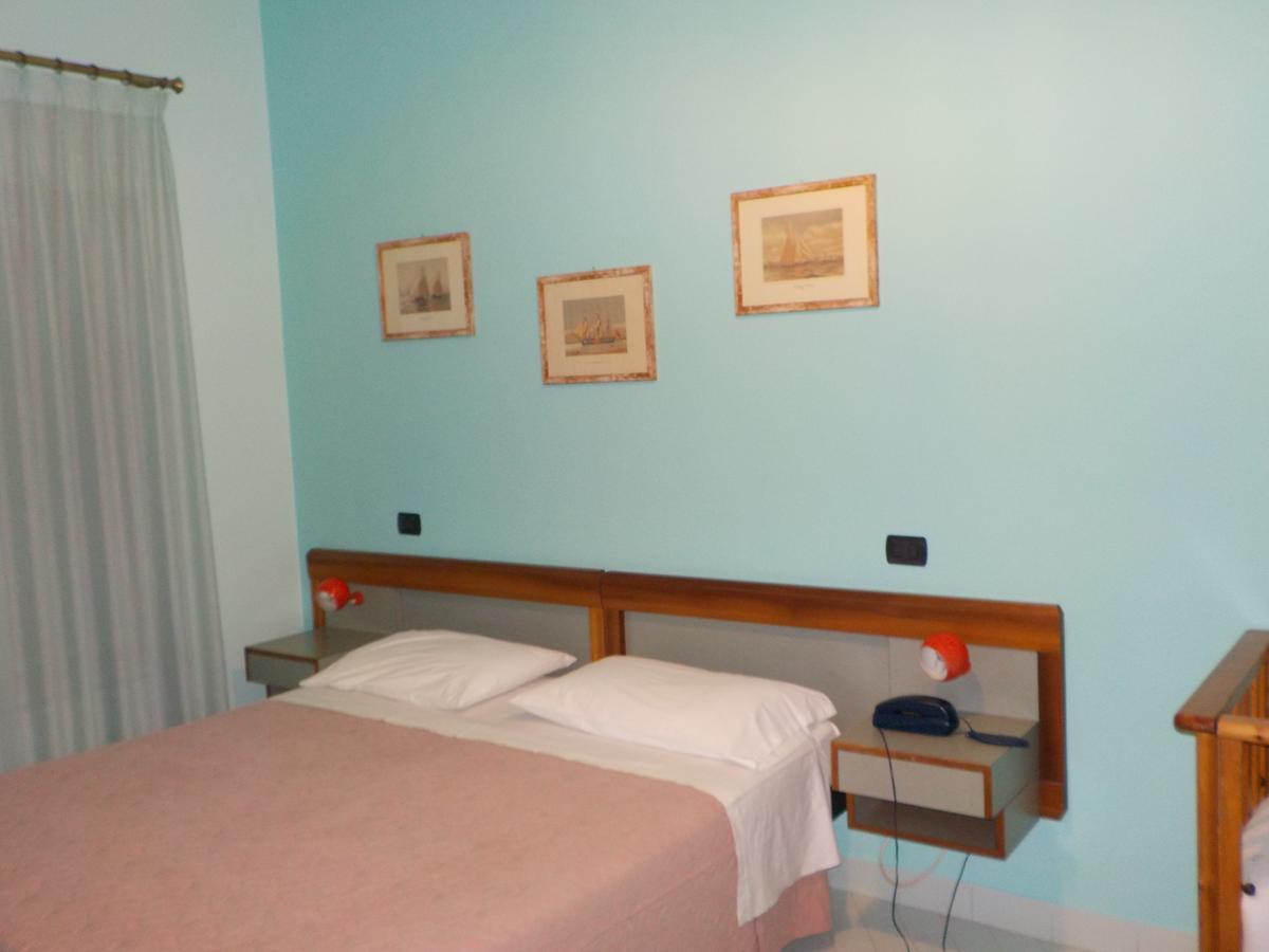 Hotel Le Pleiadi San Felice Circeo Exterior photo
